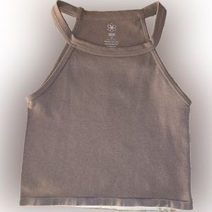 brown tank top